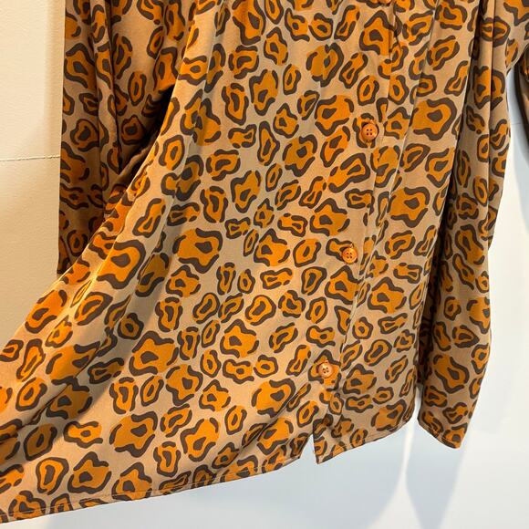Tucker Silk Animal Print Button Front Blouse - size Medium - Picture 3 of 8